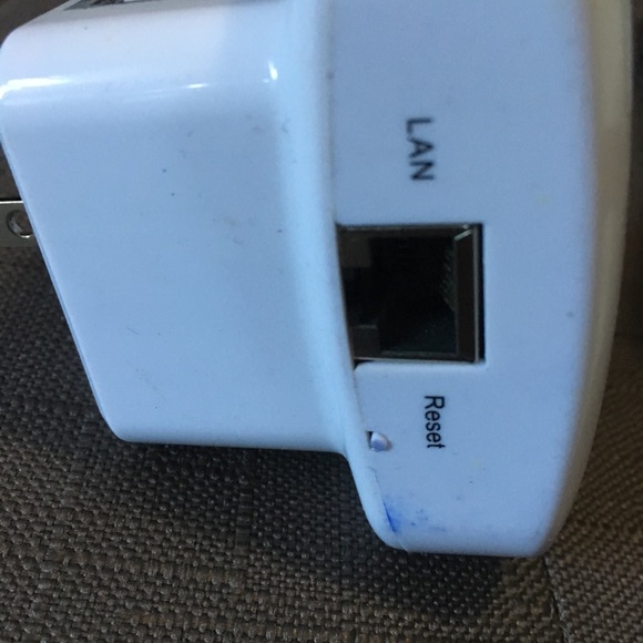 Small WiFi repeater use works great - Picture 6 of 7
